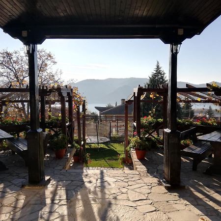 Trifon Zarezan Family Hotel Glavatartsi Luaran gambar