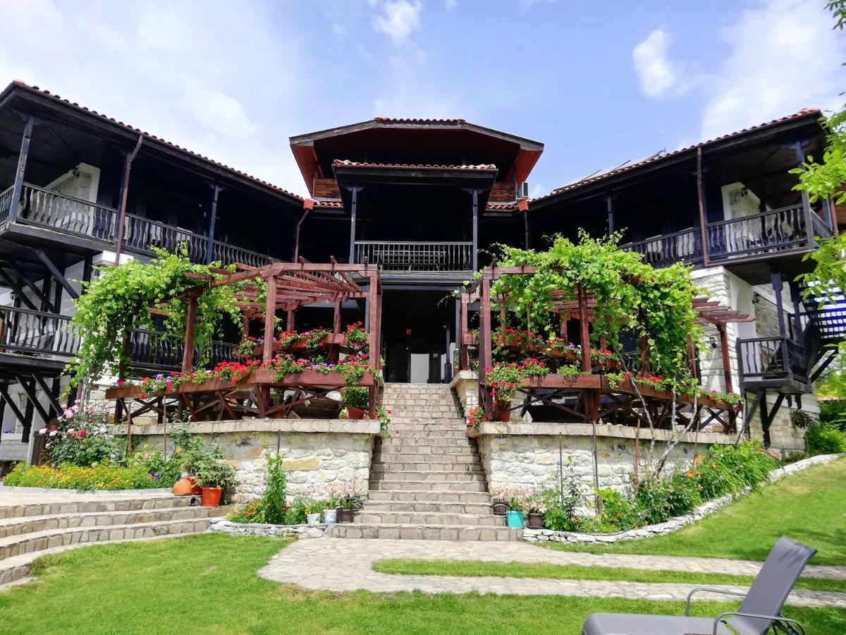 Trifon Zarezan Family Hotel Glavatartsi Luaran gambar
