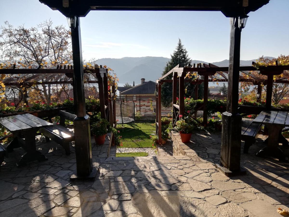 Trifon Zarezan Family Hotel Glavatartsi Luaran gambar