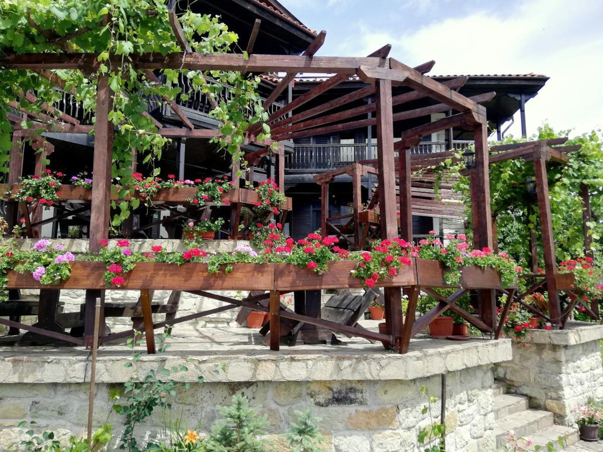 Trifon Zarezan Family Hotel Glavatartsi Luaran gambar
