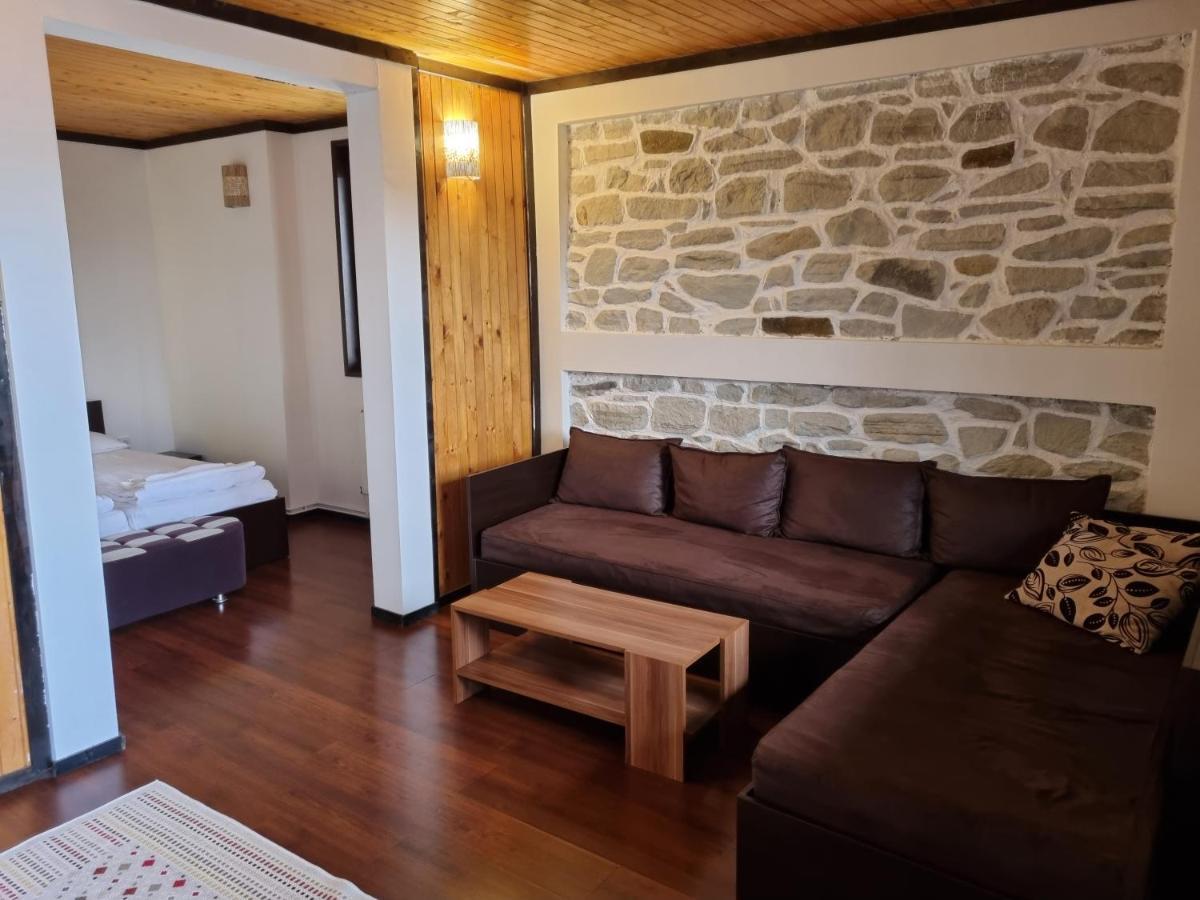 Trifon Zarezan Family Hotel Glavatartsi Luaran gambar