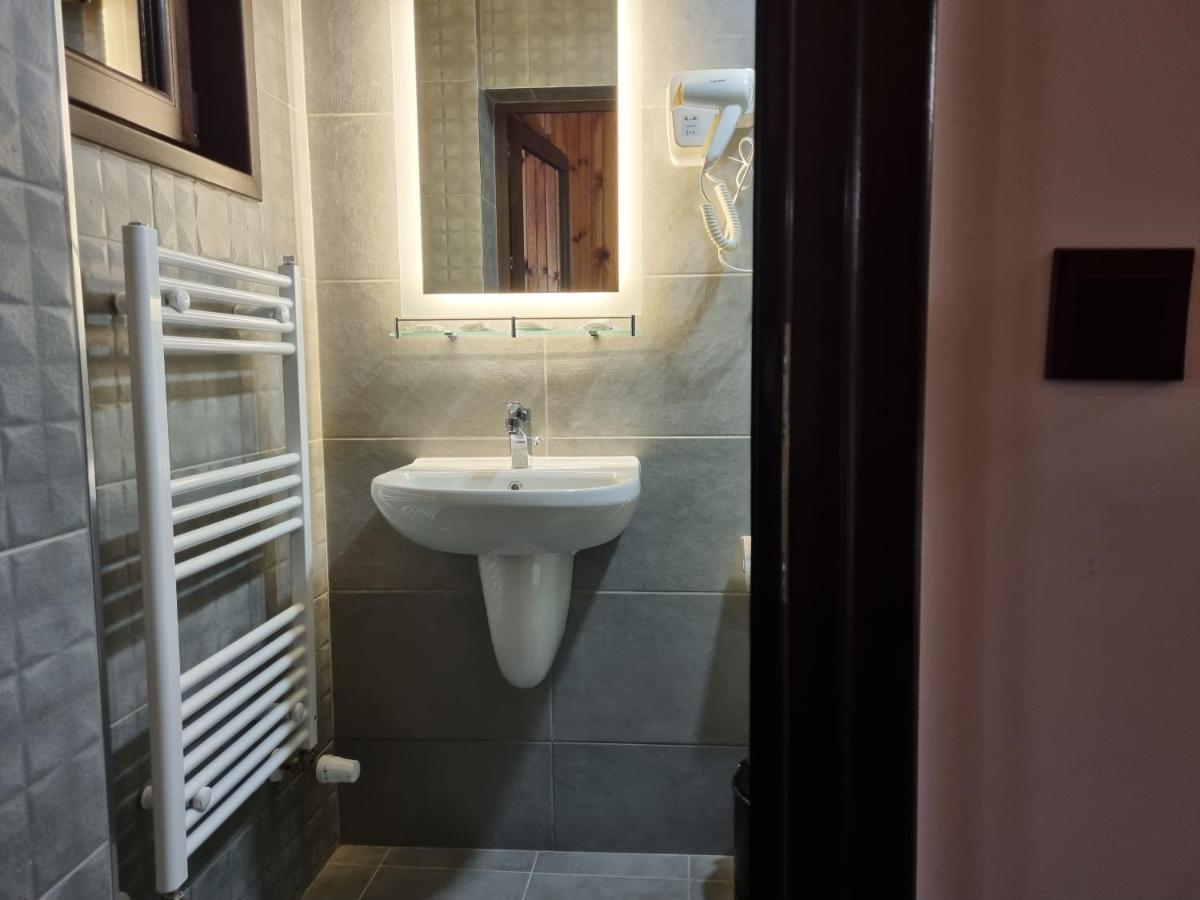Trifon Zarezan Family Hotel Glavatartsi Luaran gambar