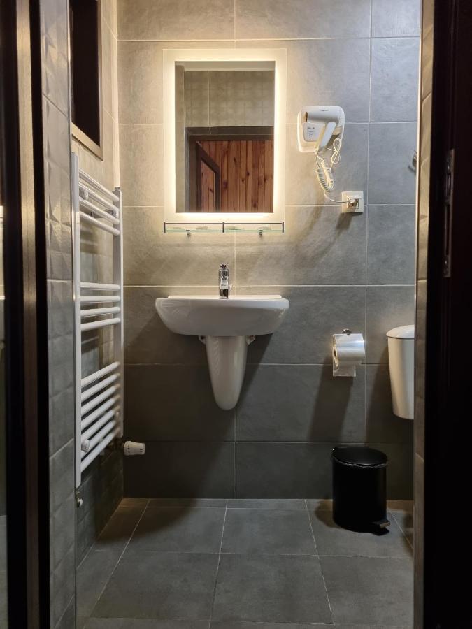 Trifon Zarezan Family Hotel Glavatartsi Luaran gambar