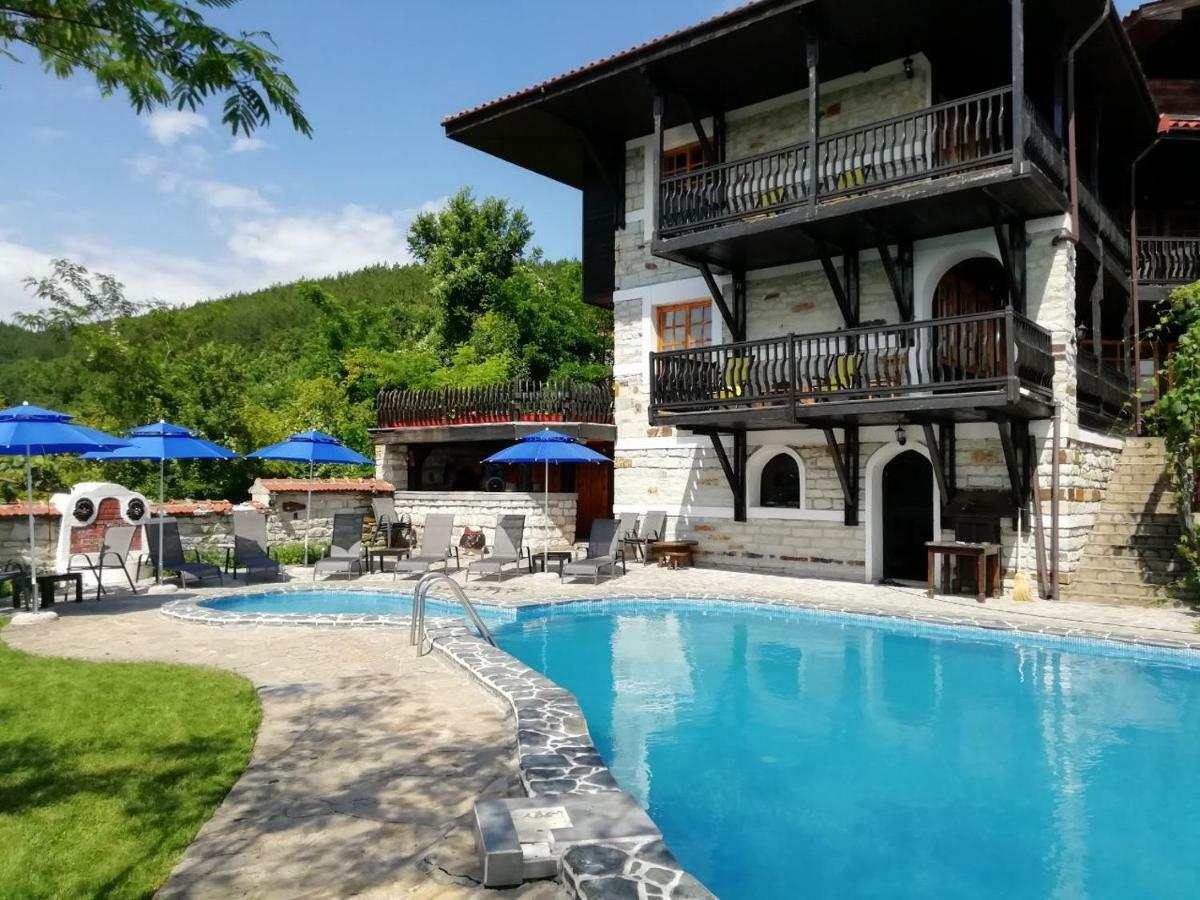 Trifon Zarezan Family Hotel Glavatartsi Luaran gambar